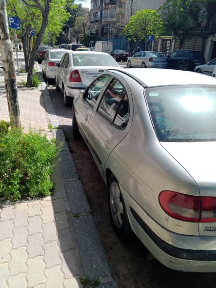 رينو ميغان 2002 - صورة 3