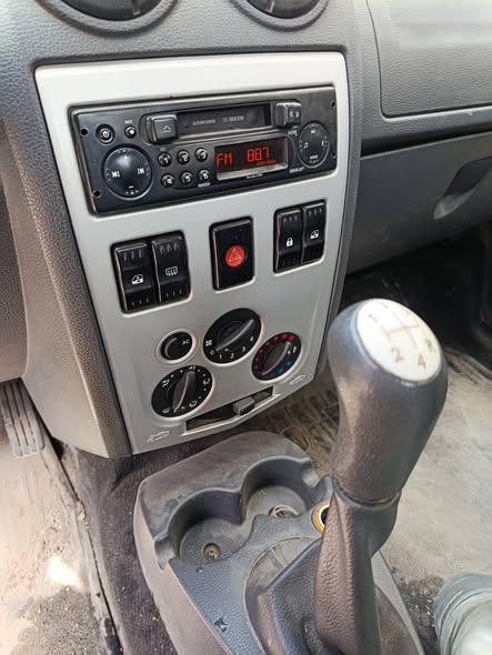 داسيا لوغان 2006 - صورة 4