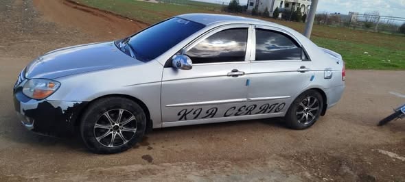 كيا سيراتو 2007 - صورة 4