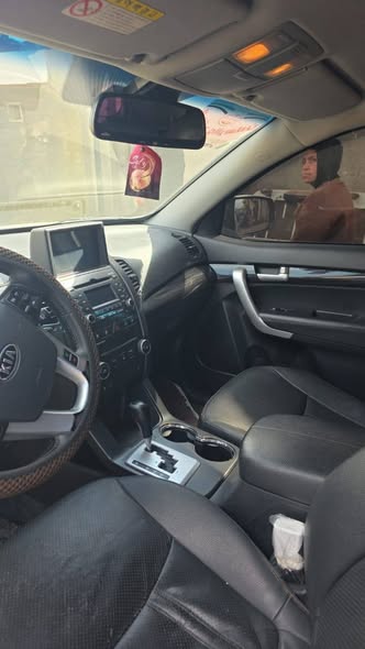 كيا سورينتو 2011 - صورة 2