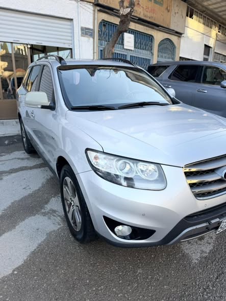 هيونداي سنتافي 2012 - صورة 4