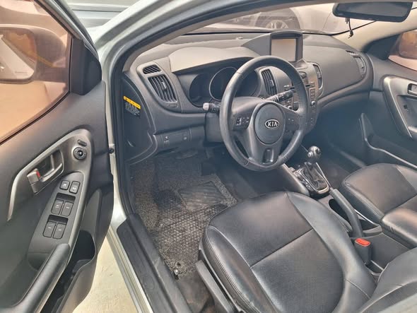 كيا فورتي 2010 - صورة 5