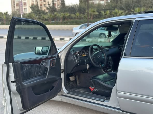 مرسيدس E420 1997 - صورة 3