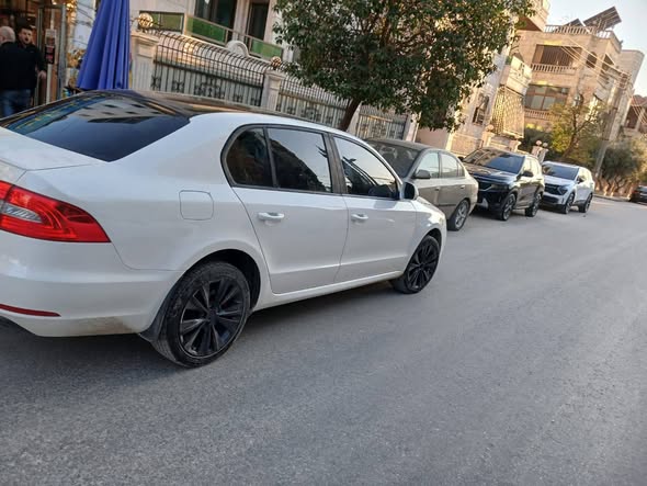 سكودا سوبرب 2015 - صورة 1