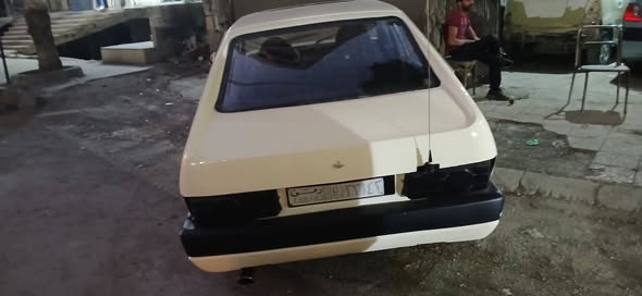 فولكس فاجن باسات 1977 - صورة 4