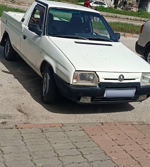 سكودا Pickup 1995 - صورة 1