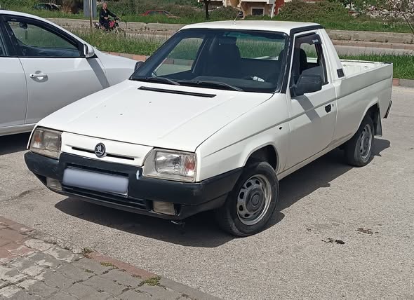 سكودا Pickup 1995 - صورة 2