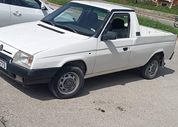 سكودا Pickup 1995 - صورة 3