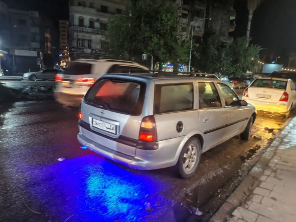 اوبل فيكترا 1997 - صورة 1