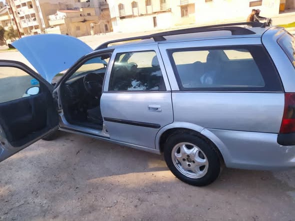 اوبل فيكترا 1997 - صورة 3