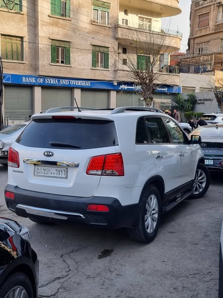 كيا سورينتو 2011 - صورة 3