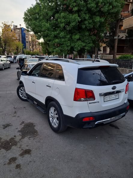 كيا سورينتو 2011 - صورة 4