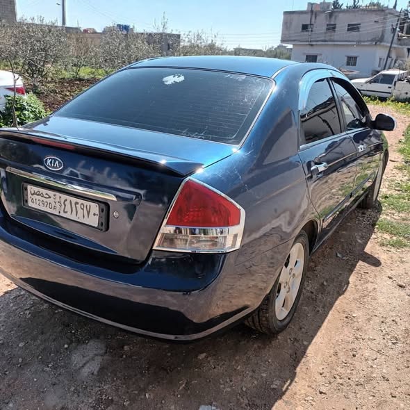 كيا سيراتو 2008 - صورة 3