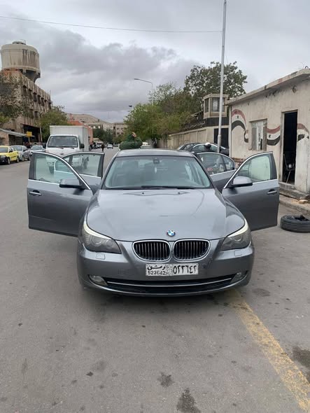 بي إم دبليو 520 2010 - صورة 3