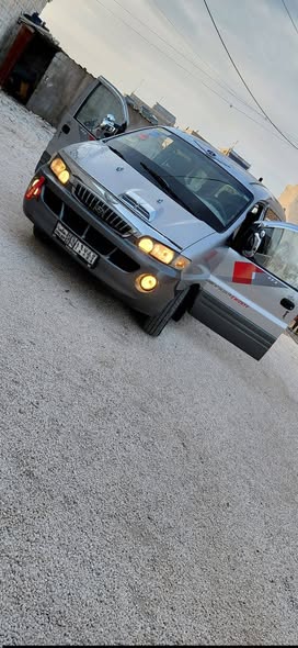 هيونداي ستاريكس 2003 - صورة 4