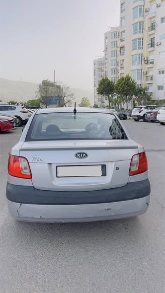 كيا ريو 2010 - صورة 3