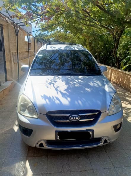 كيا كارينز 2008 - صورة 1