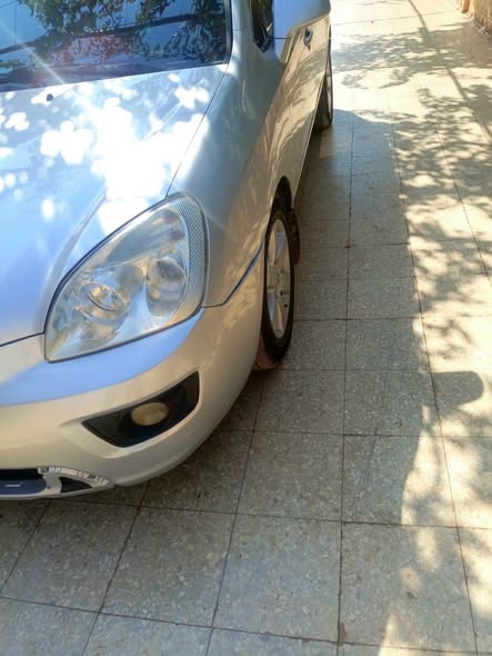 كيا كارينز 2008 - صورة 2