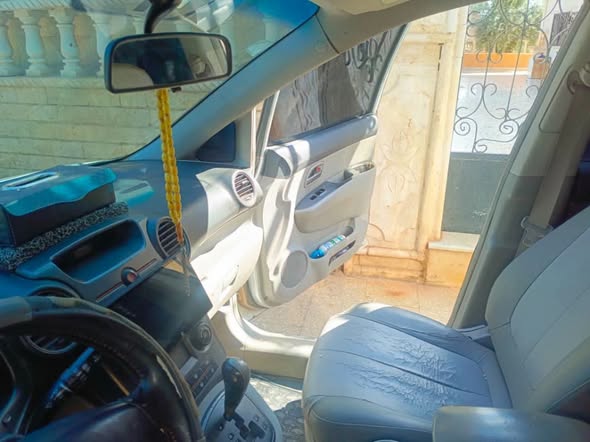 كيا كارينز 2008 - صورة 5