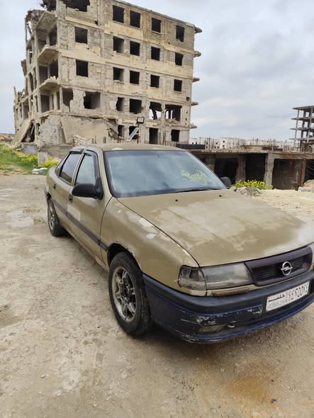 اوبل فيكترا 1992 - صورة 2