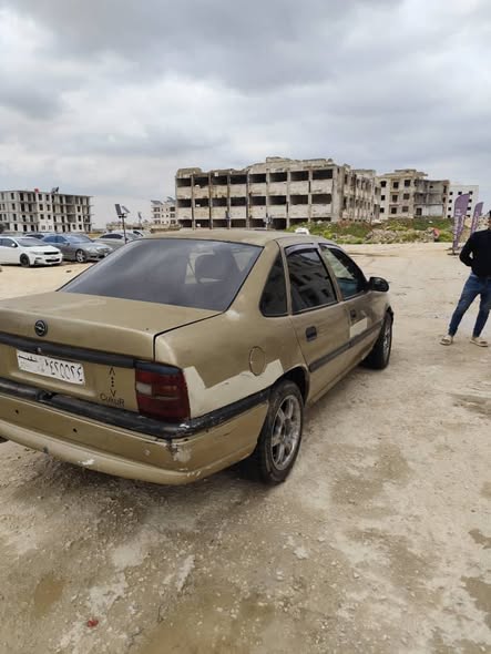 اوبل فيكترا 1992 - صورة 3