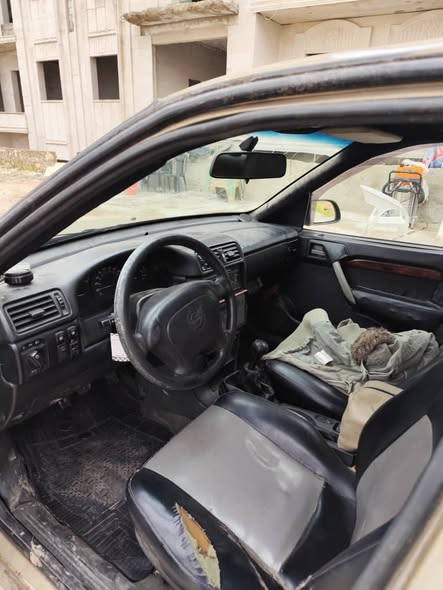 اوبل فيكترا 1992 - صورة 4