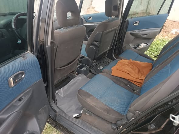 مازدا 323 2001 - صورة 4