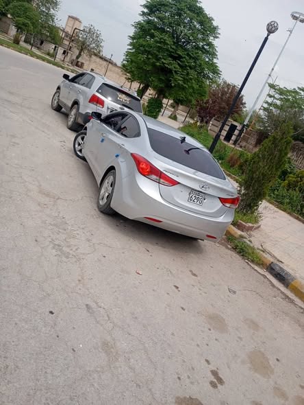 هيونداي افانتي 2011 - صورة 1