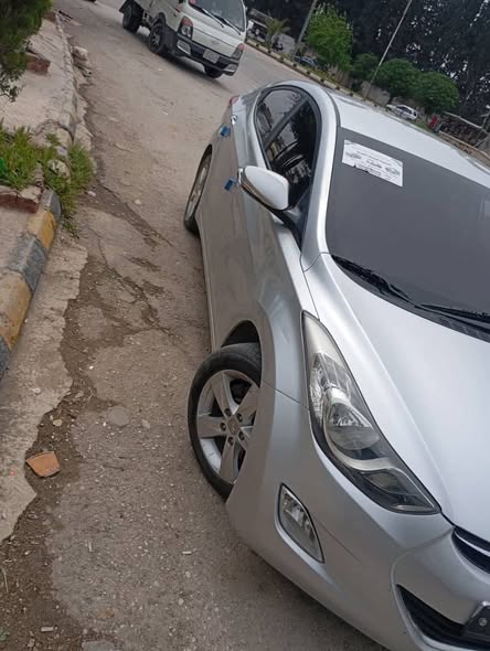 هيونداي افانتي 2011 - صورة 3