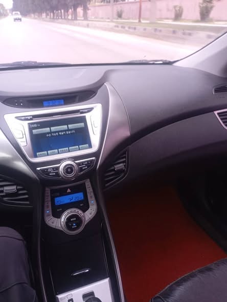 هيونداي افانتي 2011 - صورة 5