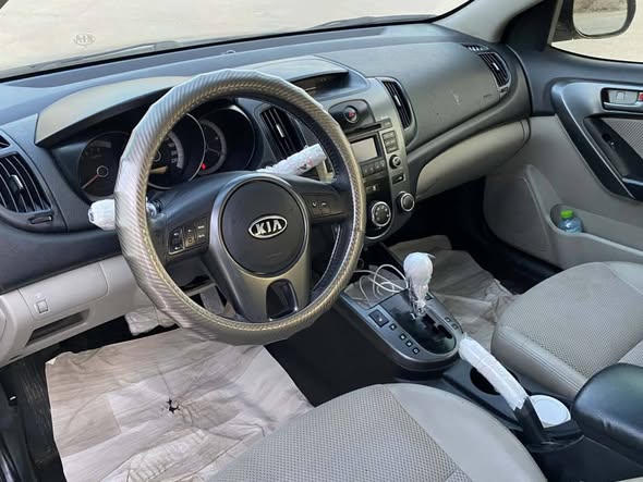 كيا سيراتو 2010 - صورة 4