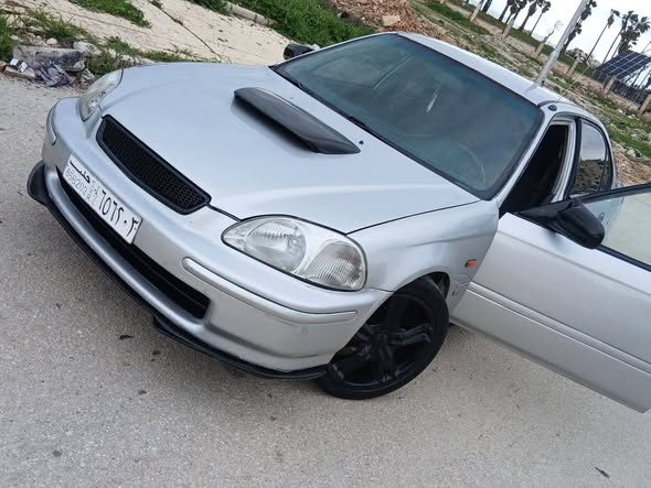 هوندا سيفيك 2000 - صورة 1