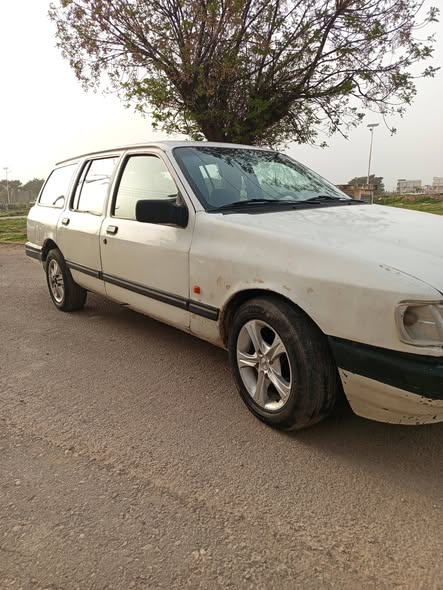 فورد سيرا 1992 - صورة 3