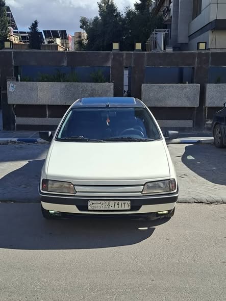 بيجو ٤٠٥ 1993 - صورة 1