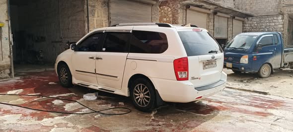 كيا كرنفال 2011 - صورة 3