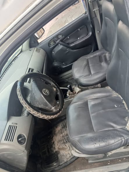 فولكس فاجن سافيرو 2005 - صورة 4