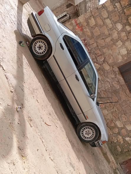 بي ام دبليو 318 2000 - صورة 2