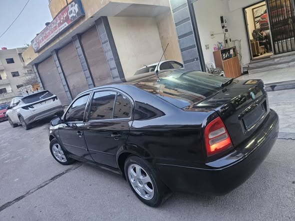 سكودا أوكتافيا 2002 - صورة 3