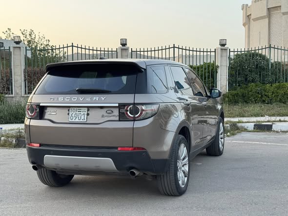 لاند روفر ديسكفري 2017 - صورة 5