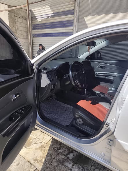 كيا ريو 2010 - صورة 3