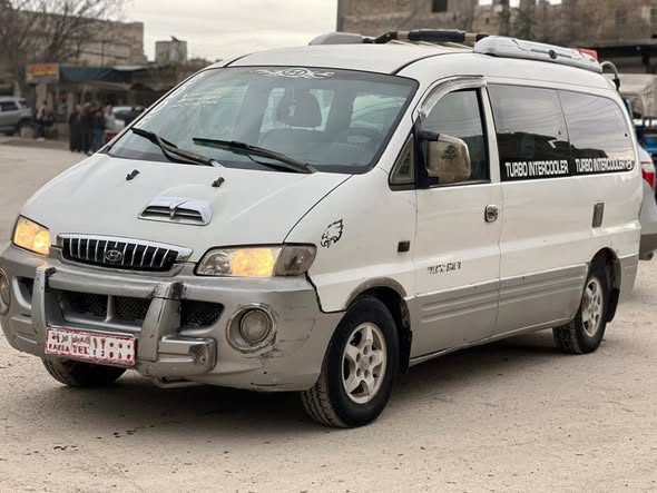 هيونداي ستاريكس 2002 - صورة 2