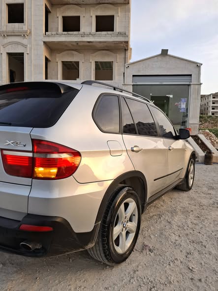 بي إم دبليو X5 2011 - صورة 2