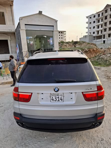 بي إم دبليو X5 2011 - صورة 4