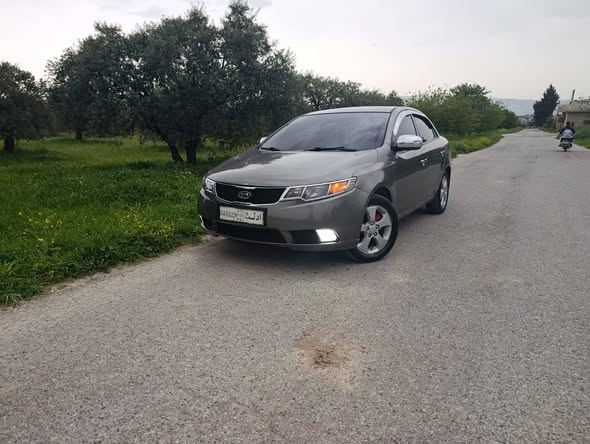 كيا سيراتو 2010 - صورة 1