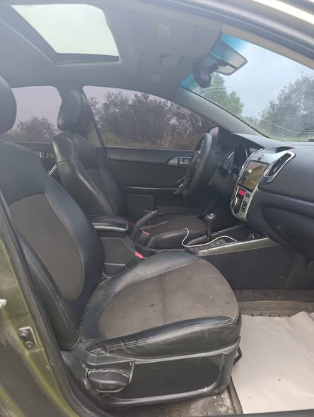 كيا سيراتو 2010 - صورة 2