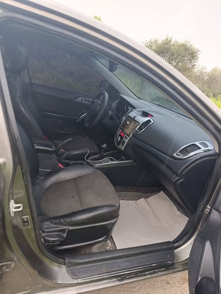 كيا سيراتو 2010 - صورة 4