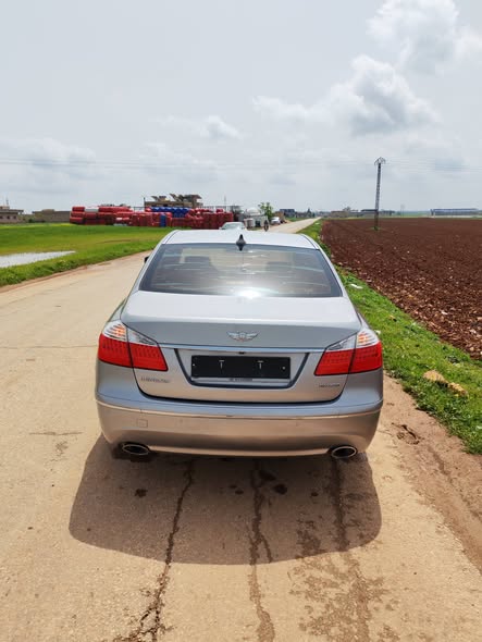 هيونداي جينيسس 2011 - صورة 3