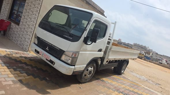 ميتسوبيشي كانتر 2006 - صورة 2