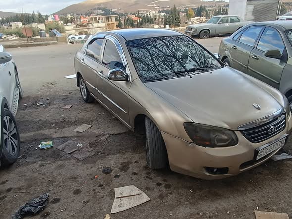 كيا سيراتو 2008 - صورة 1