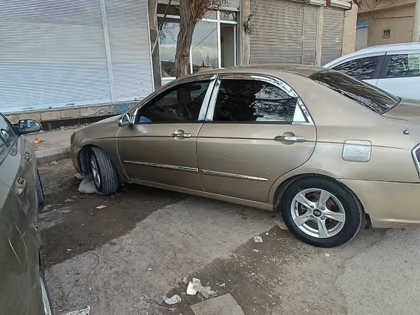 كيا سيراتو 2008 - صورة 3